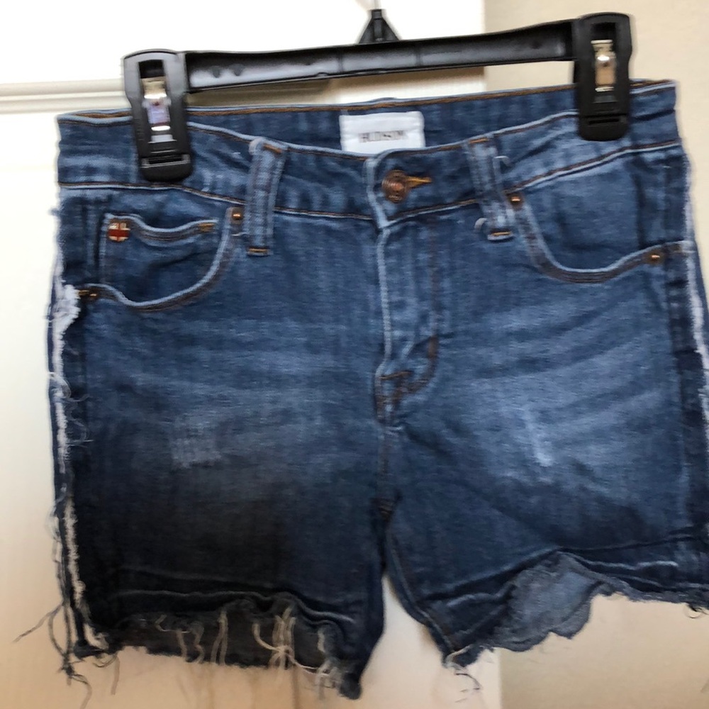 Frayed girls shorts